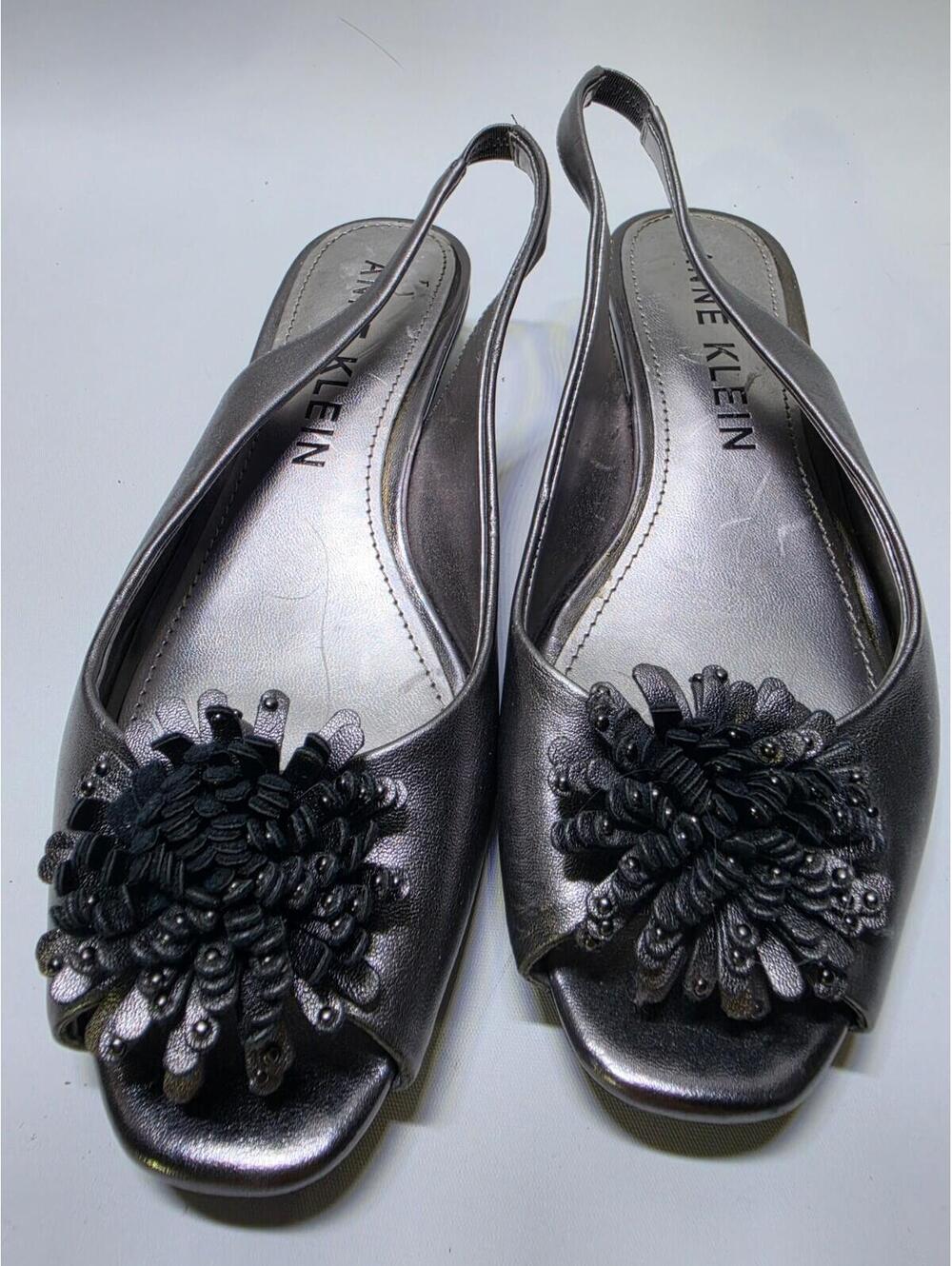 Anne Klein Women's Silver Slingback Wedge Sandals Flower Accent US 8 M - Picture 2 of 7